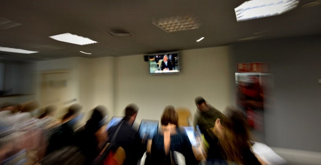 Imagen del monitor de la sala de prensa de la Audiencia Nacional en San Fernando de Henares durante la declaración del presunto cabecilla de la trama Gürtel, Francisco Correa. EFE/Fernando Villar