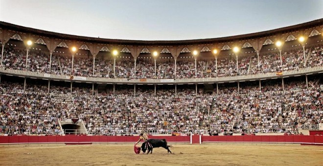 Fotografía de septiembre de 2011 del torero José Tomás en la Monumental de Barcelona antes de la entrada en vigor de la prohibición. /EFE