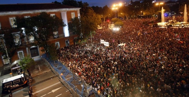 Miles de manifestantes frente al Congreso de los Diputados durante una de las protestas de Rodea el Congreso en 2012.-REUTERS