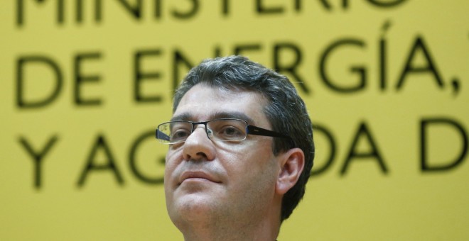 El nuevo ministro de Energía, Turismo y Agenda Digital, Álvaro Nadal, durante el acto de su toma de posesión, en la sede del Ministerio en Madrid. EFE/Kiko Huesca