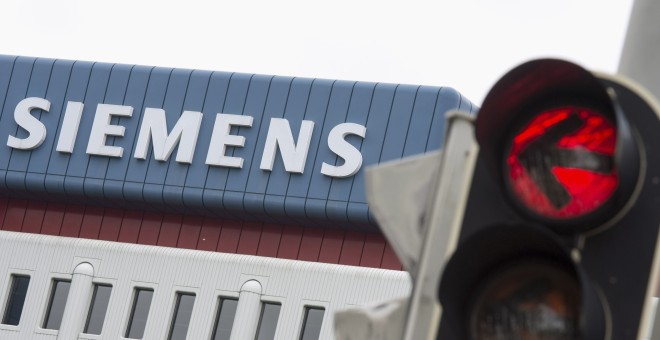El logo de Siemens en su sede en Munich. REUTERS