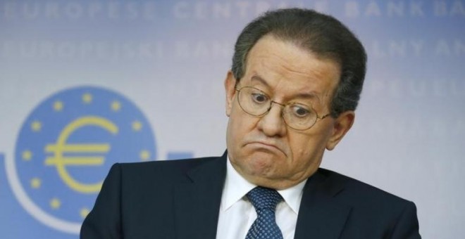 El vicepresidente del BCE, el portugués Vitor Constancio, durante una de las ruedas de prensa en la sede mensual del organismo en Fráncfort. REUTERS/Ralph Orlowski