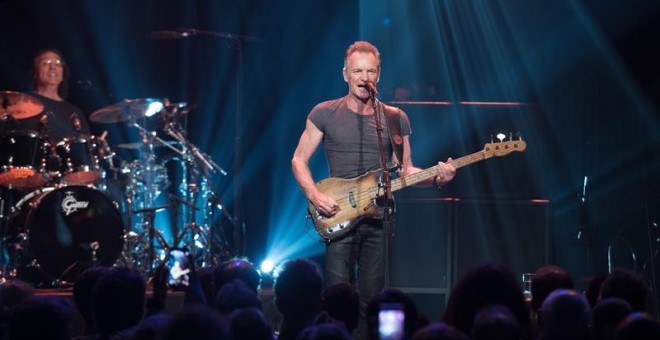 Sting durante su concierto este pasado sábado en la sala Bataclan de París. /EFE