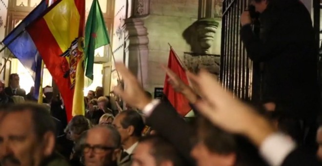 Imagen de la misa que tuvo lugar en 2015 en homenaje a Franco y Primo de Rivera en la iglesia  de San Fermín de los navarros.- JAIRO VARGAS