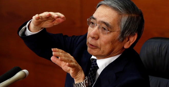 Haruhiko Kuroda, gobernador del Banco de Japón, durante una conferencia en el BOJ en Tokio, Japón. / REUTERS