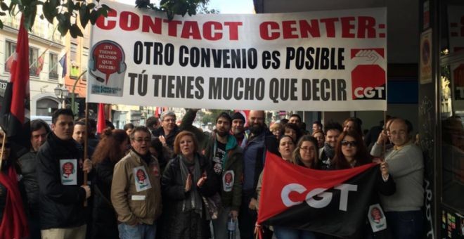 Una protesta de teleoperadores por un nuevo convenio estatal del sector del Contact Center.- JULIO FUENTES