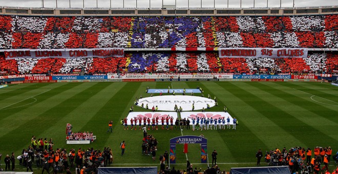 Una de las imágenes espectaculares del Vicente Calderón en un derbi.