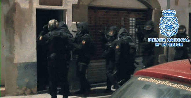 Fotografía tomada de imágenes de un video facilitado por la Policía Nacional.- EFE