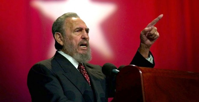 Imagen de archivo de Fidel Castro dando un discurso. REUTERS