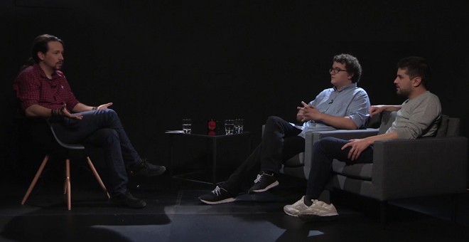 Facu Díaz y Miguel Maldonado, entrevistados por Pablo Iglesias para 'Otra Vuelta de Tuerka'.