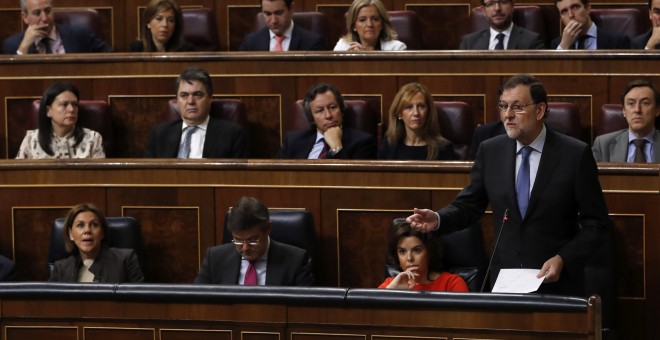 El presidente del Gobierno, Mariano Rajoy, durante una de sus intervenciones en la sesión de control al Gobierno que se celebra en el pleno de la Cámara. EFE/Ballesteros