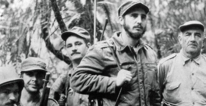 Alberto Bayo y Fidel Castro. Imagen aparecida en la obra de Luis Díez 'Bayo. El general que adiestró a la guerrilla de Castro y el Che' (Editorial Debate)