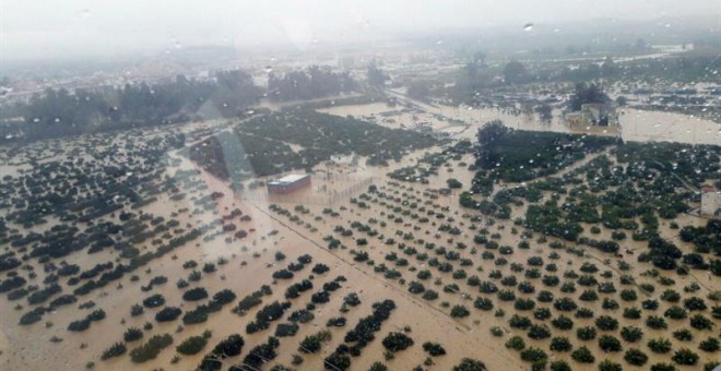 Imagen aérea de Málaga tras las fuertes lluvias del domingo / EFE