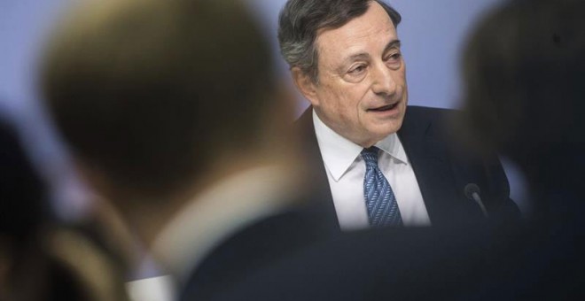 Mario Draghi durante una conferencia de prensa en octubre de 2016. | EFE