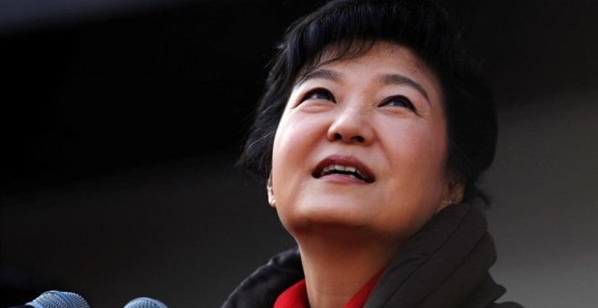 El Parlamento surcoreano vota la moción para sustituir a la presidenta KIM HONG-JI/REUTERS