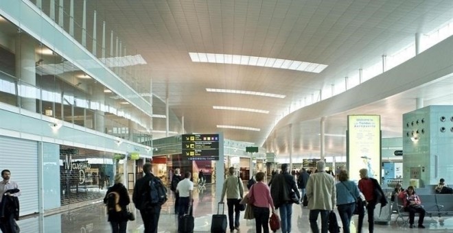 Aena cerrará en enero la pista principal del aeropuerto de El Prat para su renovación. Europa Press