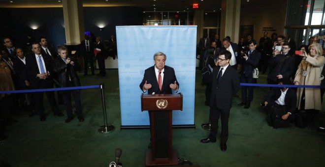 El ex primer ministro António Guterres jura el cargo como nuevo secretario general de la ONU. Reuters