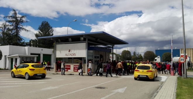 Entrada de la fábrica de la tabaquera Altadis, propiedad de la multinacional Imperial Tobacco, en polígono de 'El Sequero', en la localidad riojana de Agoncillo. E.P.