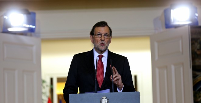 El presidente del Gobierno, Mariano Rajoy, durante la rueda de prensa de balance del año, en el Palacio de la Moncloa. REUTERS/Andrea Comas