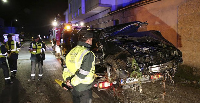 1.160 personas murieron en carretera en 2016 en accidentes como el de la imagen. Archivo EFE
