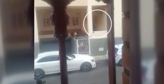 La expareja del consejero de Seguridad de Melilla le acusa de acceder a su vivienda con una radial.