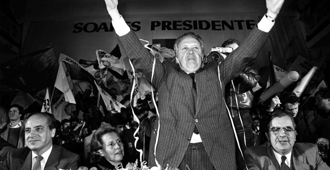 El expresidente portugués Mário Soares da un mitin el de 6 de febrero de 1986. EFE