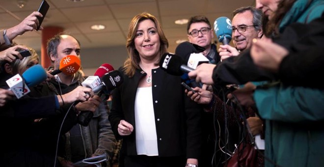 La presidenta de la Junta de Andalucía, Susana Díaz, en declaraciones a los medios en Córdoba. EFE/Rafa Alcaide