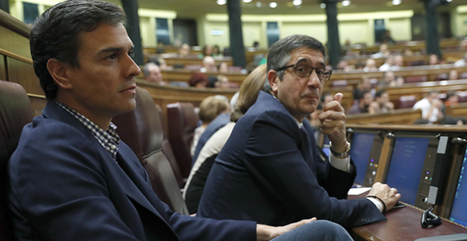 Pedro Sánchez y Patxi López, en el Congreso. EFE