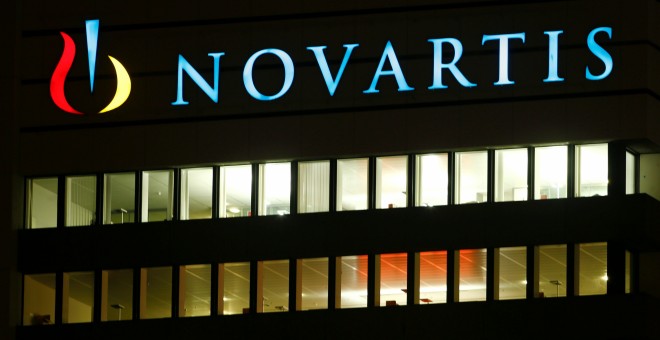El logo de la farmacéutice suiza Novartis, en su sede en  Basilea. REUTERS/Arnd Wiegmann