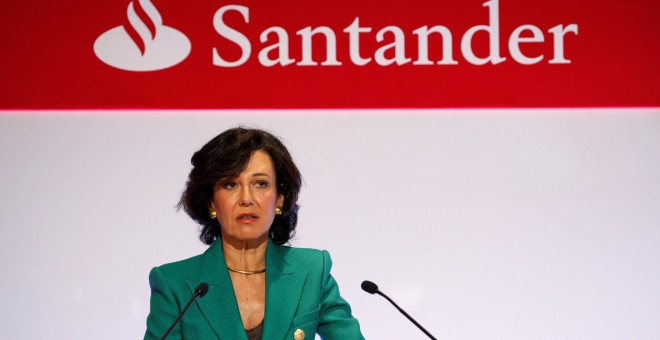 La presidenta del Banco Santander, Ana P. Botin, durante la presentación de los resultados anuales de 2016, en la Ciudad Financiera de la localidad madrileña de Boadilla del Monte. REUTERS/Juan Medina
