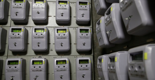 Contadores inteligentes de luz. / REUTERS