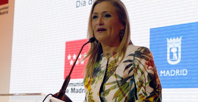 La presidenta de la Comunidad de Madrid, Cristina Cifuentes, en el estand madrileño de FITUR. EFE/Victor Lerena