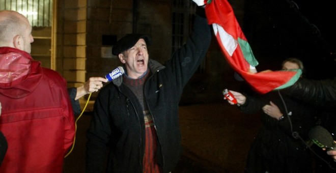 Filipe Bidart tras su liberación de la cárcel de Clairvaux en febrero de 2007. - AFP