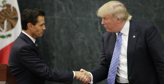 Trump y Peña Nieto hablan por teléfono durante más de una hora tras el cruce de reproches. Europa Press