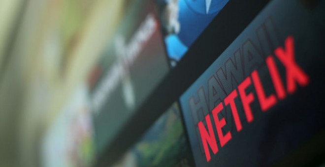 Imagen del logo de Netflix en una televisión de California, EEUU. Reuters