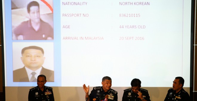 Rueda de prensa de la Policía de Malasia en la que han identificado a un diplomático norcoreano como sospechoso del asesinato de Kim Jong-nam. - REUTERS