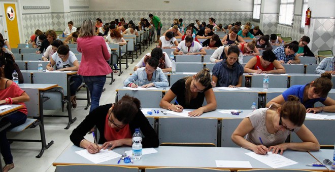 Un examen de oposiciones de maestros. EFE