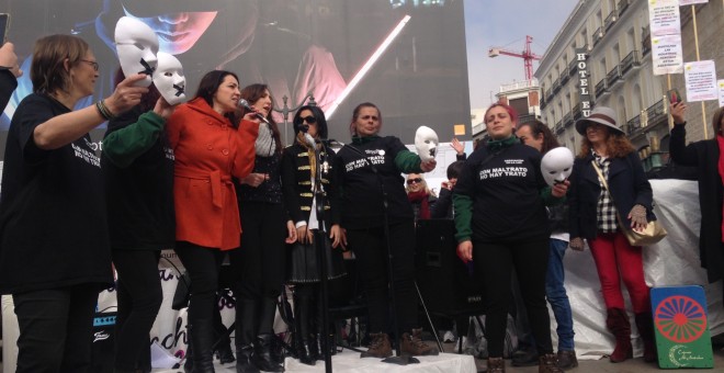 'Las mujeres de Sol' han cantado junto a Amistades Peligrosas.PÚBLICO