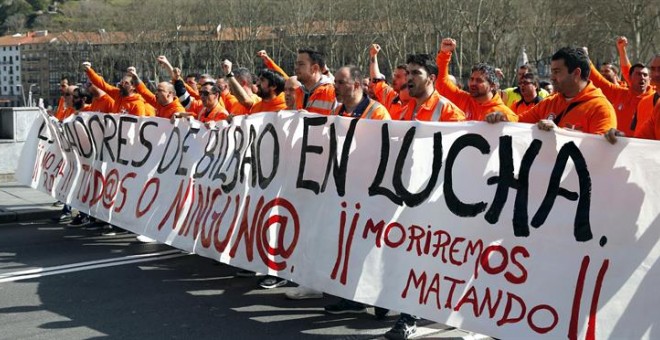 Marcha de estibadores en Bilbao hace unos días. EFE/Luis Tejido