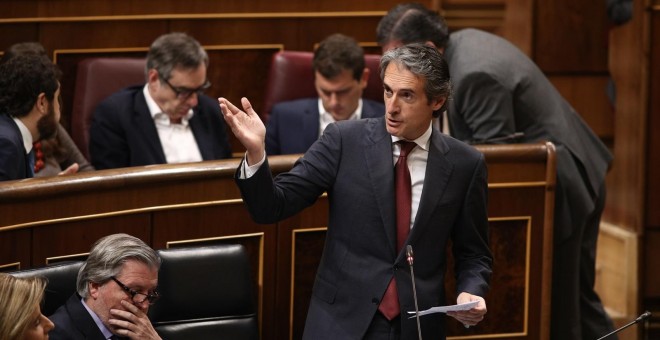 Iñigo De la Serna, ministro de Fomento, en el Pleno del Congreso. E.P.