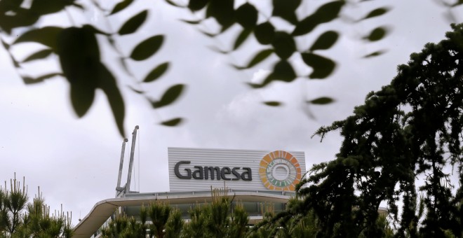 El logo de Gamesa, en su sede en Madrid. REUTERS/Andrea Comas