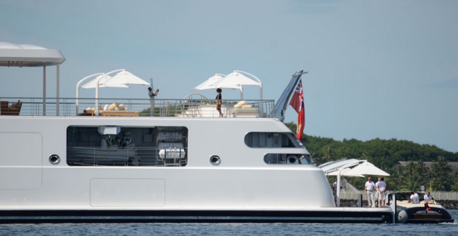 Barack y Michelle Obama, a bordo de un yate en la Polinesia francesa. MIKE LEYRAL / AFP