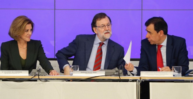 La secretaria general del PP, María Dolores de Cospedal; el presidente, Mariano Rajoy; y el coordinador general de la formación, Fernando Martínez-Maillo, en una imagen de archivo. EFE