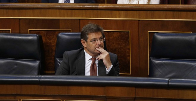 El ministro de Justicia, Rafael Catalá, durante el debate en pleno del Congreso de los Diputados de la moción del grupo socialista sobre su reprobación. EFE/Paco Campos