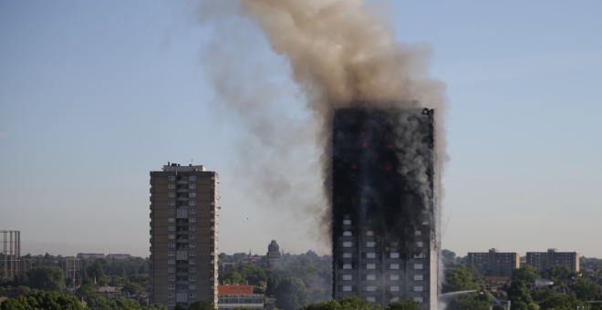 El incendio en un edificio residencial en Londres ha dejado varios muertos / AFP