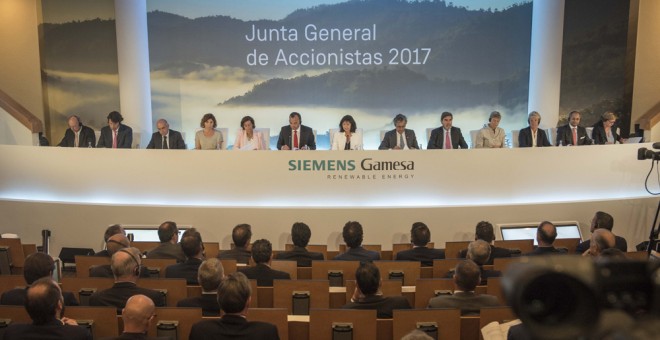 Vista general de la primera Junta de Accionistas del grupo Siemens-Gamesa tras la fusión de ambas empresas. EFE/MIGUEL TOÑA