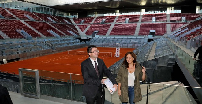 Sánchez Mato y Celia Mayer en la Caja Mágica.