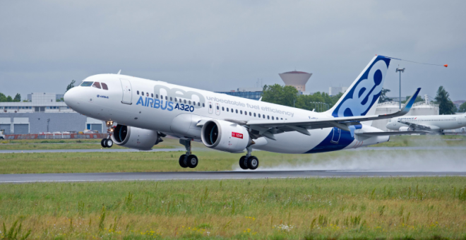 El avion A320neo de Airbus, en su primer viaje de prueba.