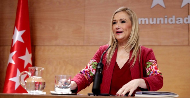 La presidenta de la Comunidad de Madrid, Cristina Cifuentes, en una rueda de prensa tras el Consejo de Gobierno. Archivo EFE