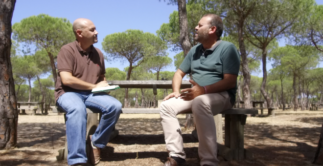 El periodista Ricardo Gamaza entrevista a Juan Pedro Castellano, director de Doñana